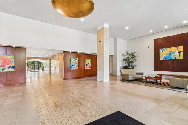 Building Photo - 301 N Beauregard St