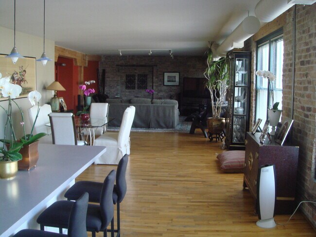 Foto del edificio - 515 N Noble St