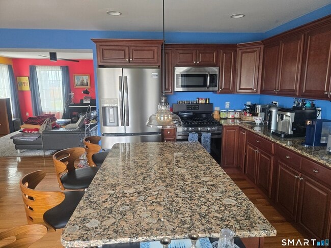 Building Photo - 57 Beachside Ave