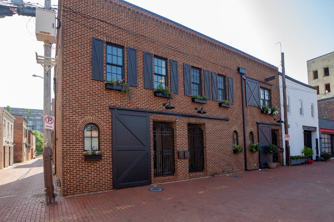 Building Photo - 1325 Naylor Ct NW