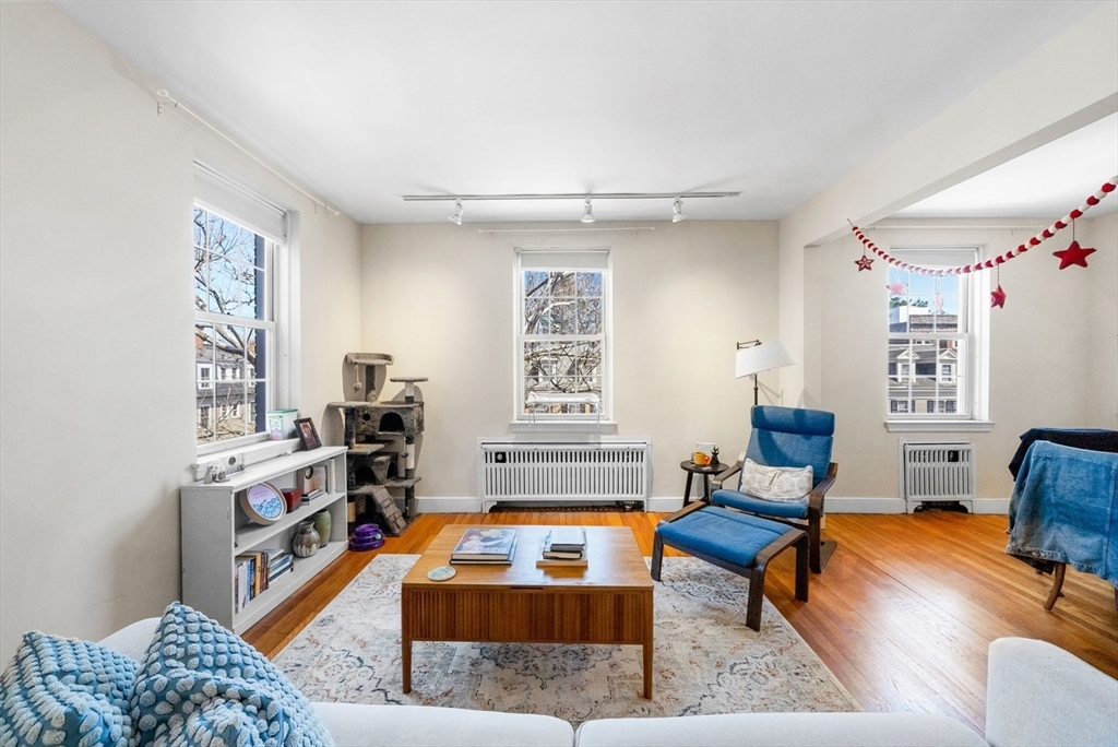 Primary Photo - 1716 Cambridge St