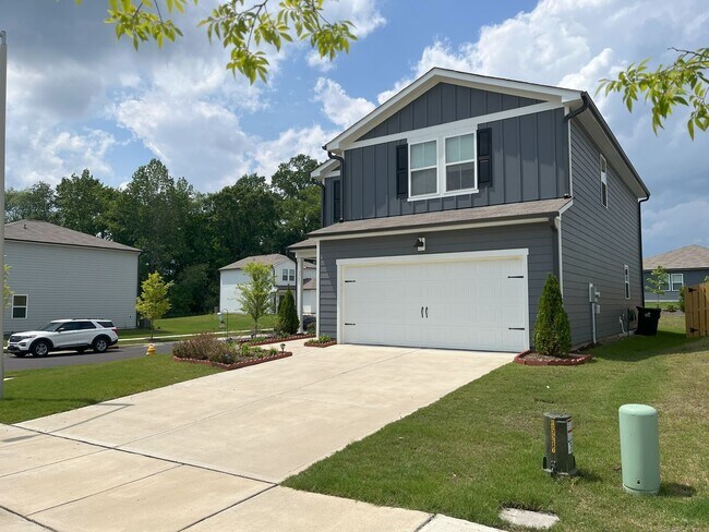 Foto del edificio - GREAT 3 bedroom 2.5 bath HOME IN WENDELL!