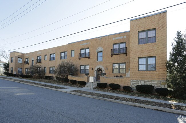 Building Photo - Plaza 45 Apartments