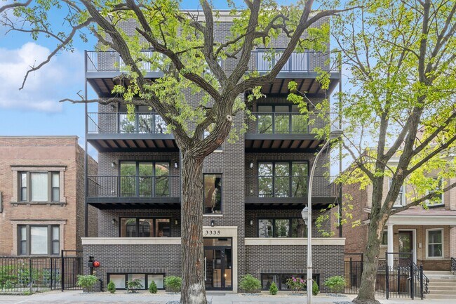 Building Photo - 3335 N Sheffield Ave