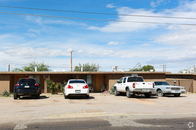 Building Photo - Catalina Apartments