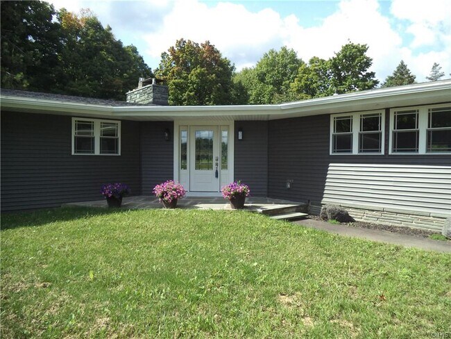 Building Photo - 7187 Woodchuck Hill Rd
