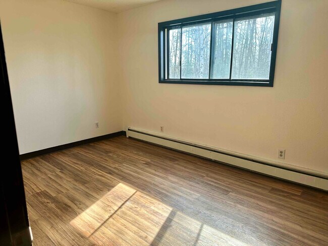 Building Photo - 1101 N Recluse Cir