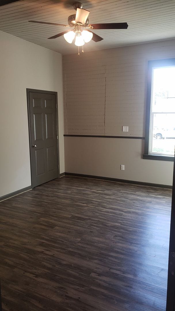 Foto del edificio - 2 bed/1 bath home