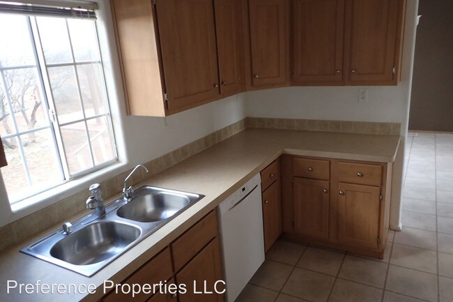 Building Photo - 4 br, 2 bath House - 2346 Hummingbird Drive