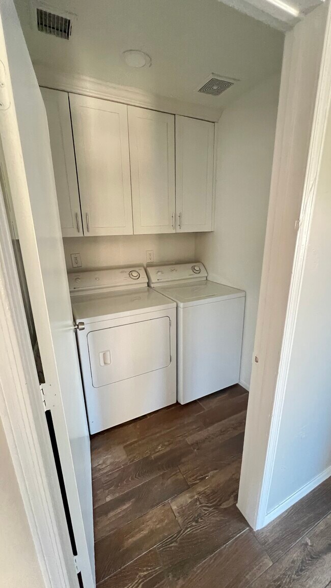 Foto del edificio - 3645 W Hadley St