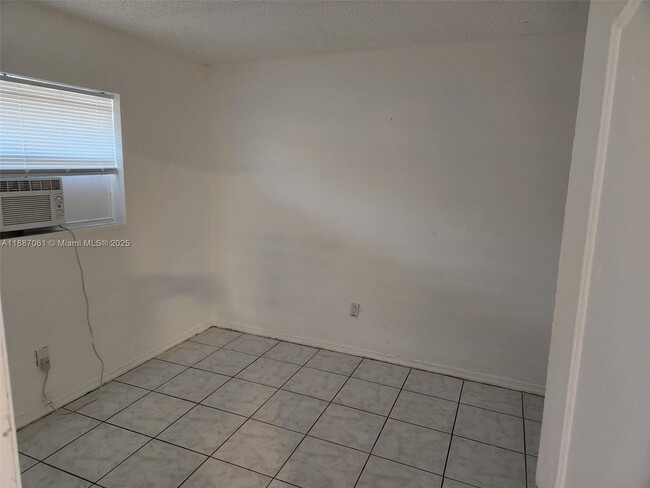 Foto del edificio - 2640 NW 2nd St