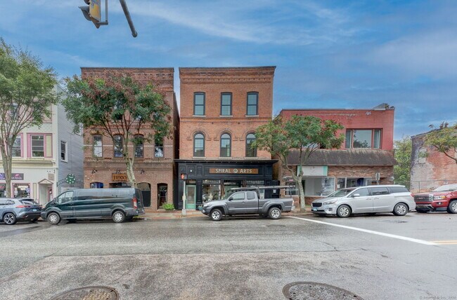 Building Photo - 750 Main St