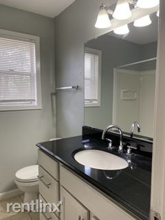 Foto del edificio - 2 br, 1 bath Duplex - 1615 Southwest Pkwy