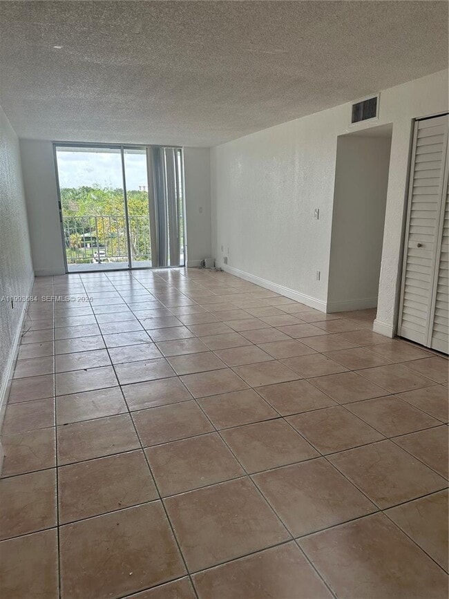 Building Photo - 1805 Sans Souci Blvd