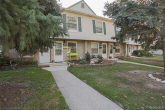 Building Photo - 119 Floral Ave