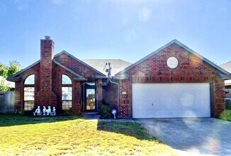 Building Photo - 9312 Maybrook Dr