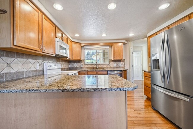Building Photo - 2 Bedroom townhome in Denver