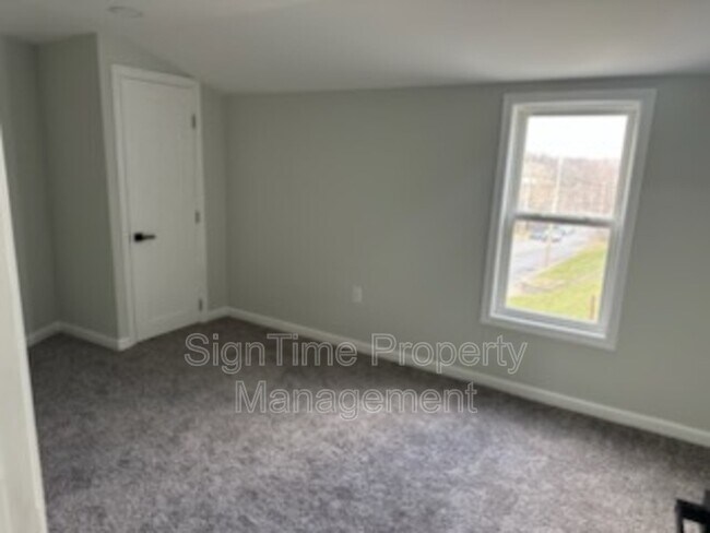 Building Photo - 117 N Conococheague St