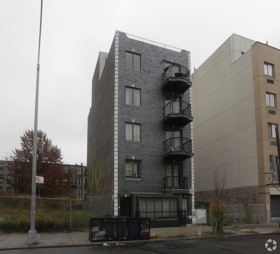 Foto del edificio - 774 Myrtle Ave