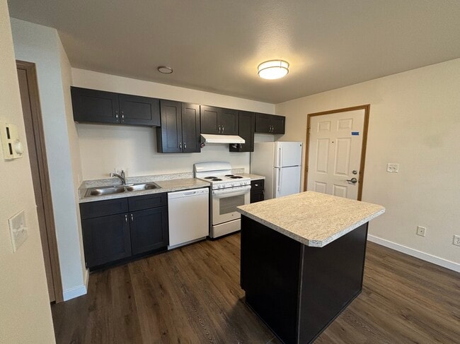 Building Photo - Baxter Apartments