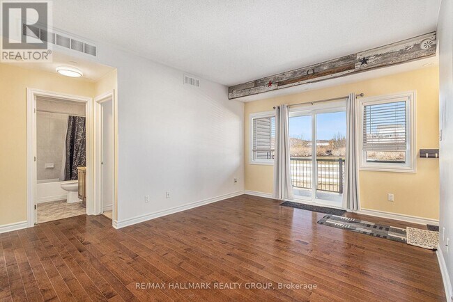 Building Photo - 920 White Alder Ave