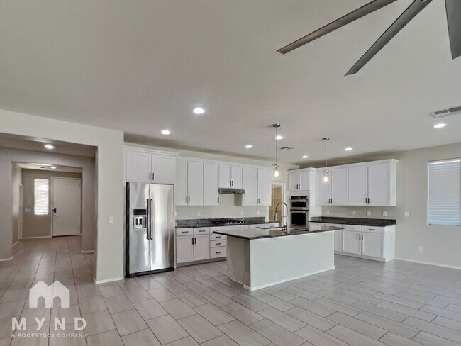 Foto del edificio - 22592 Via Estancia