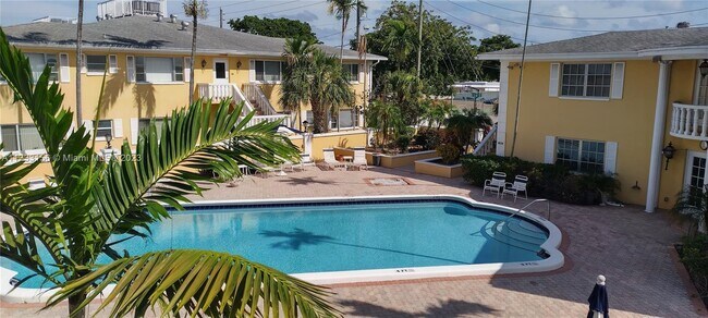 Foto del edificio - 2230 NE 56th Pl