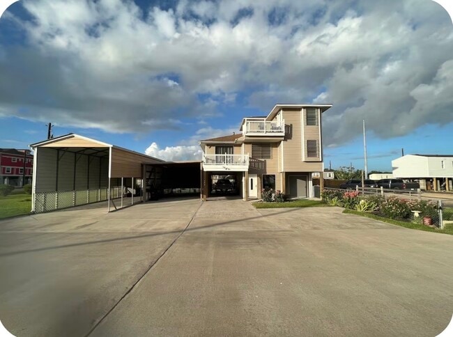 Building Photo - 402 14th St