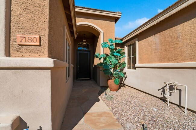 Foto del edificio - 7180 W Trails Dr