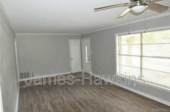 Foto del edificio - 3431 Mayfair Rd