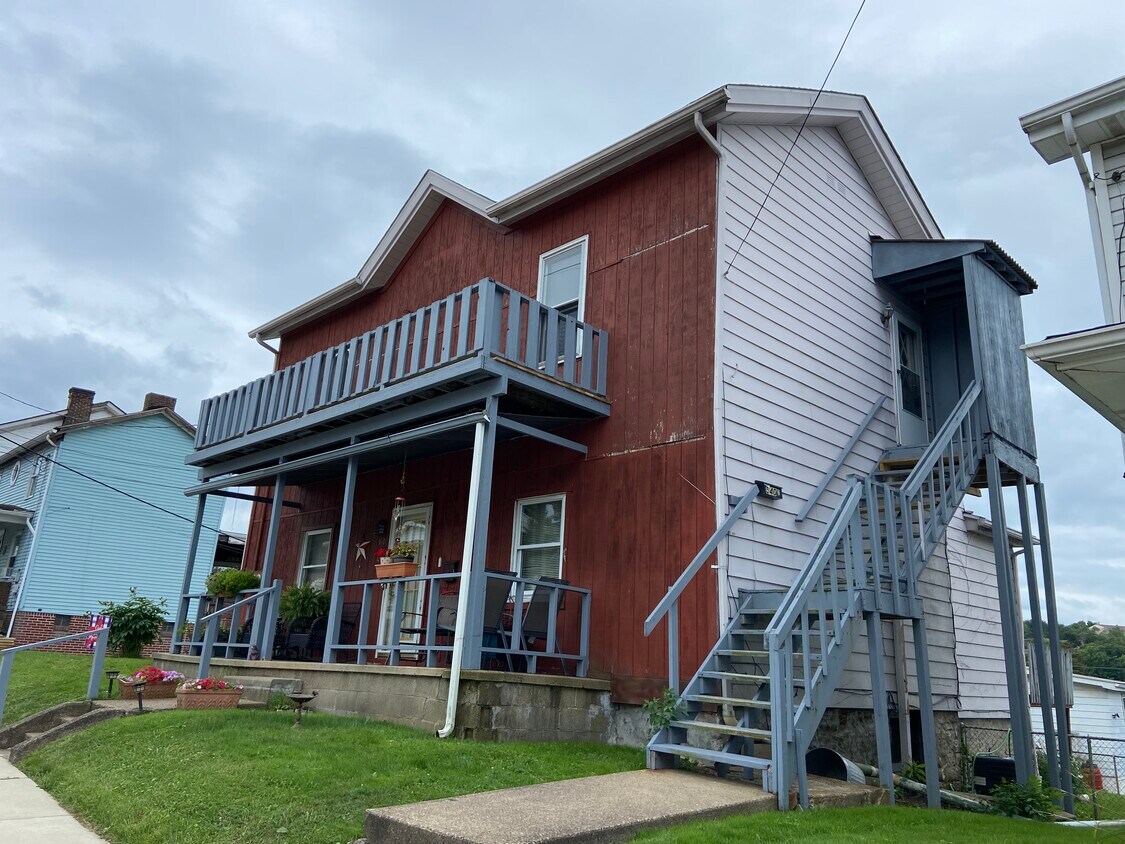 540 Pennsylvania Ave Unit 2, Irwin, PA 15642 Apartments in Irwin, PA