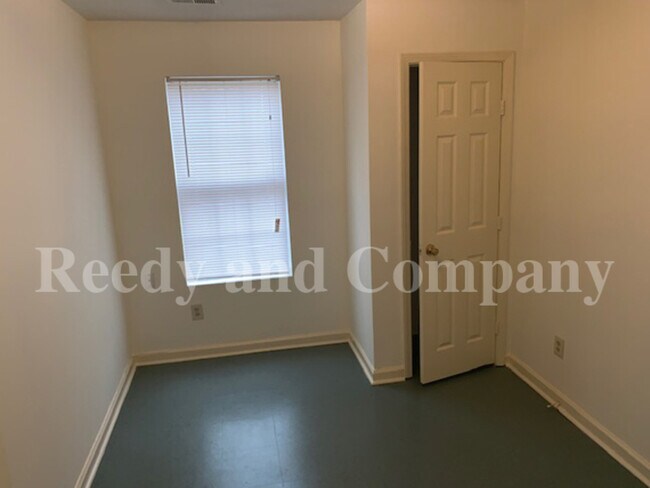 Foto del edificio - 2959 Lark Rd