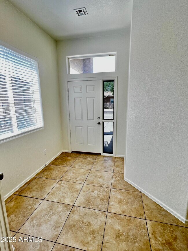 Foto del edificio - 515 E St Kateri Ln