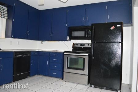 Building Photo - 4 br, 2 bath House - 28510 Lathrup Blvd