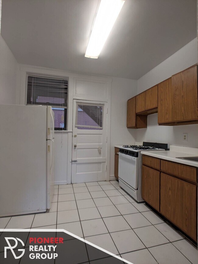 Foto del edificio - 812 W Waveland Ave