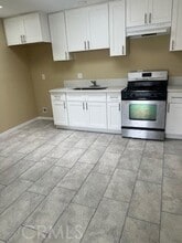 Building Photo - 1321 W 96th St