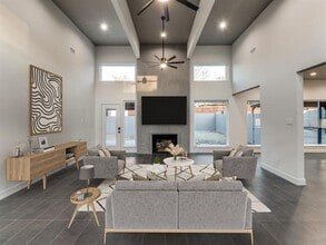 Building Photo - 11510 Midway Rd