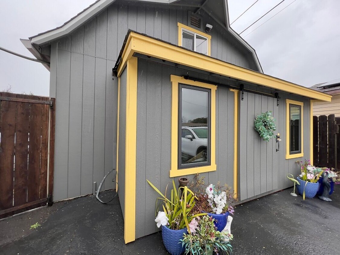 3700 Parrett Ave Unit Parrett studio, Napa, CA 94558 Room for Rent in