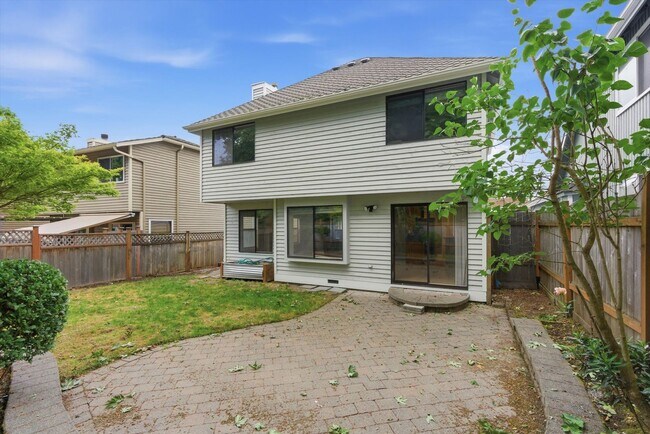 Foto del edificio - 2227 SE 8th Pl