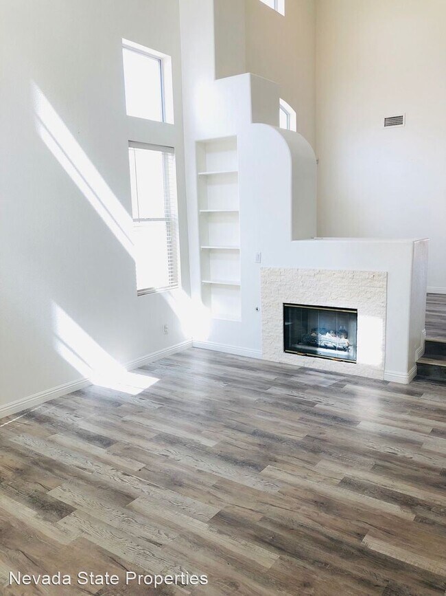 Building Photo - 4 br, 2.5 bath House - 3428 Crystal Tower ST