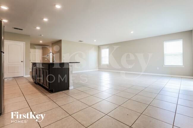 Foto del edificio - 23338 Moorhead Ave