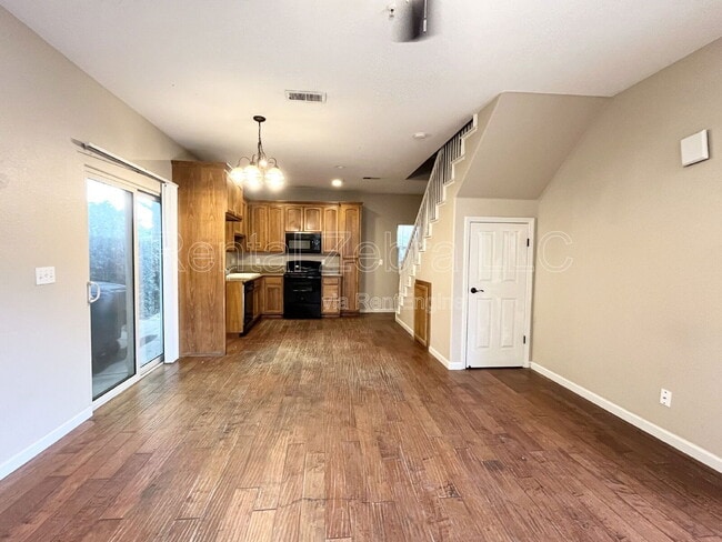 Building Photo - 308 Olive Way