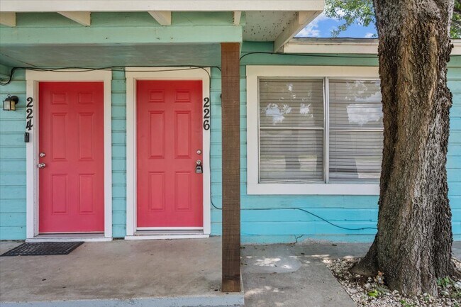 Building Photo - 226 Gurley Ln