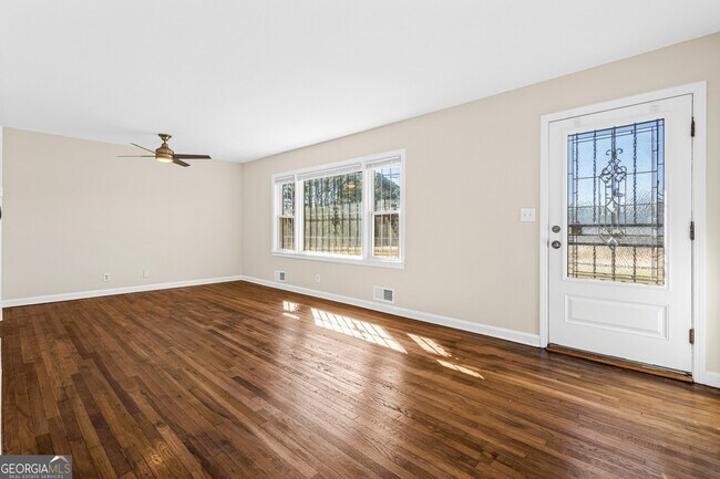 Foto del edificio - 1406 Columbia Dr