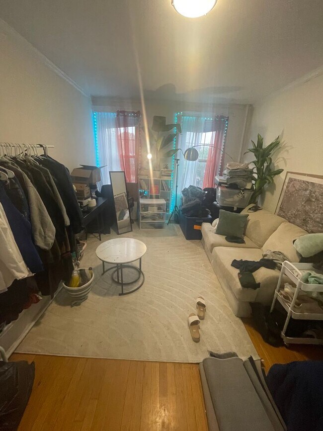 Building Photo - Nicely renovated 2 bed unit in a prime spot near Cleveland Circle!