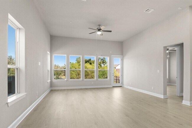 Building Photo - 600 C-Bar Ranch Trl