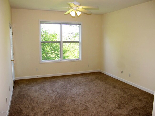 Building Photo - 706 Indica Ct