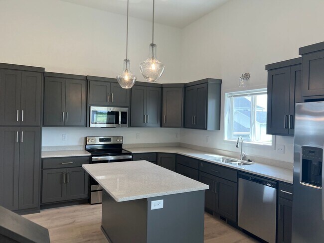 Foto del edificio - 4 Bed 2 Bath Single Family Home