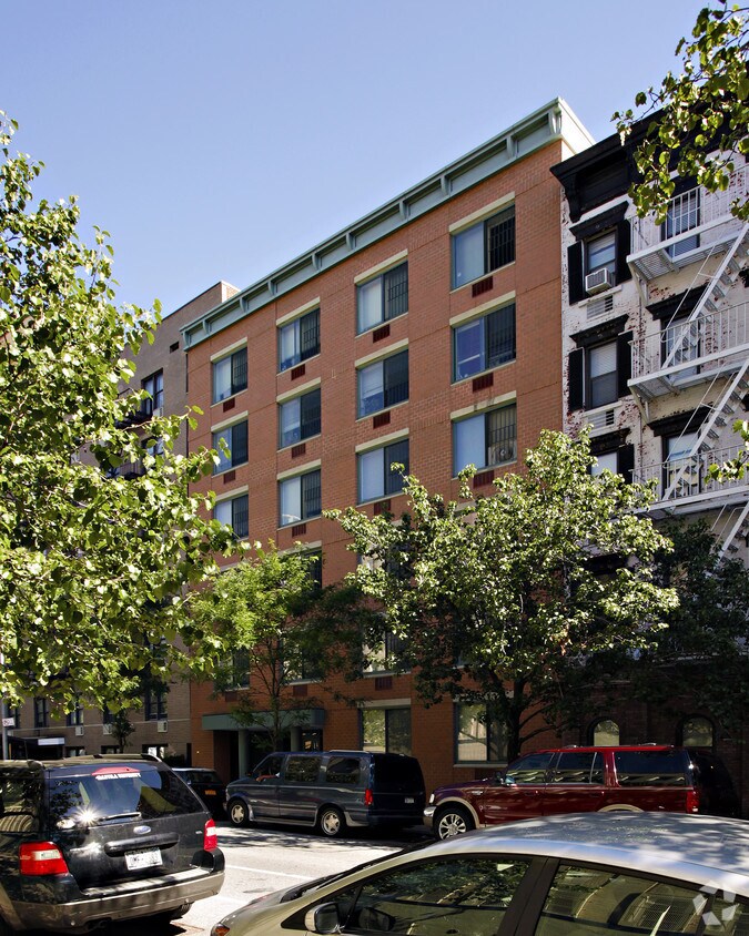 Primary Photo - 319-321 E 21st St