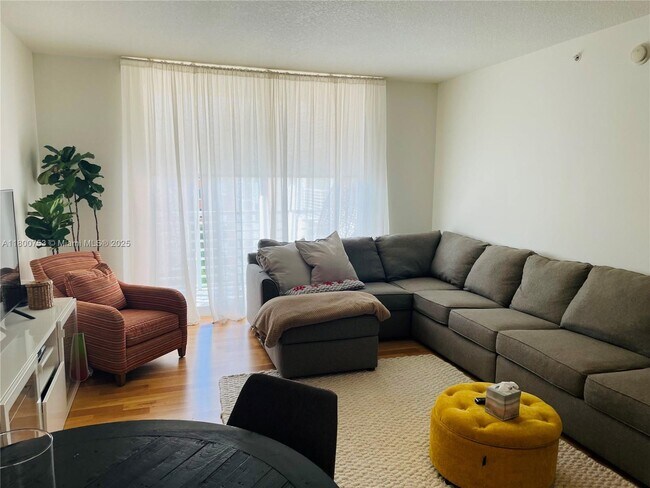 Foto del edificio - 2775 NE 187th St